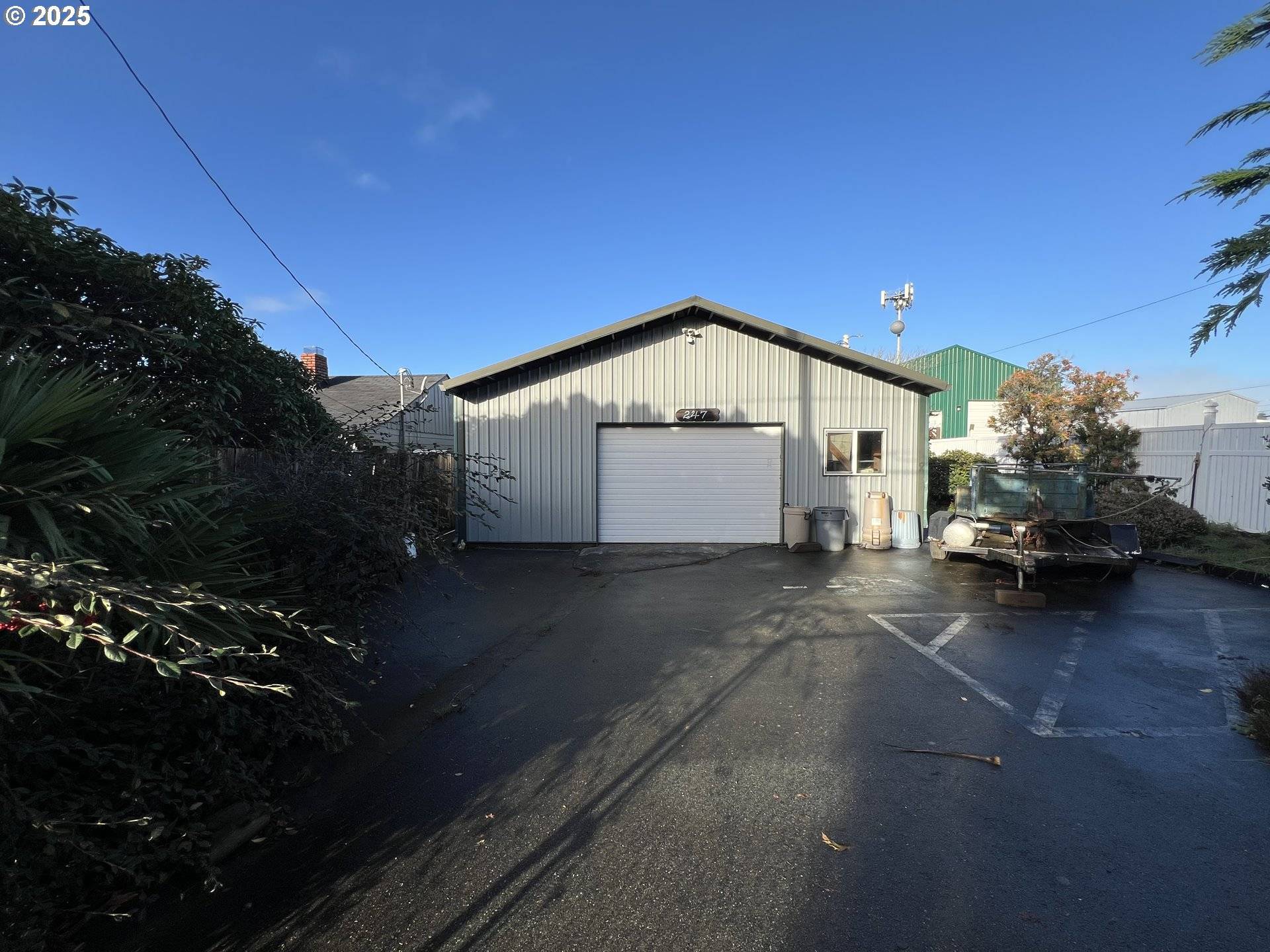 Brookings, OR 97415,247 WHARF ST