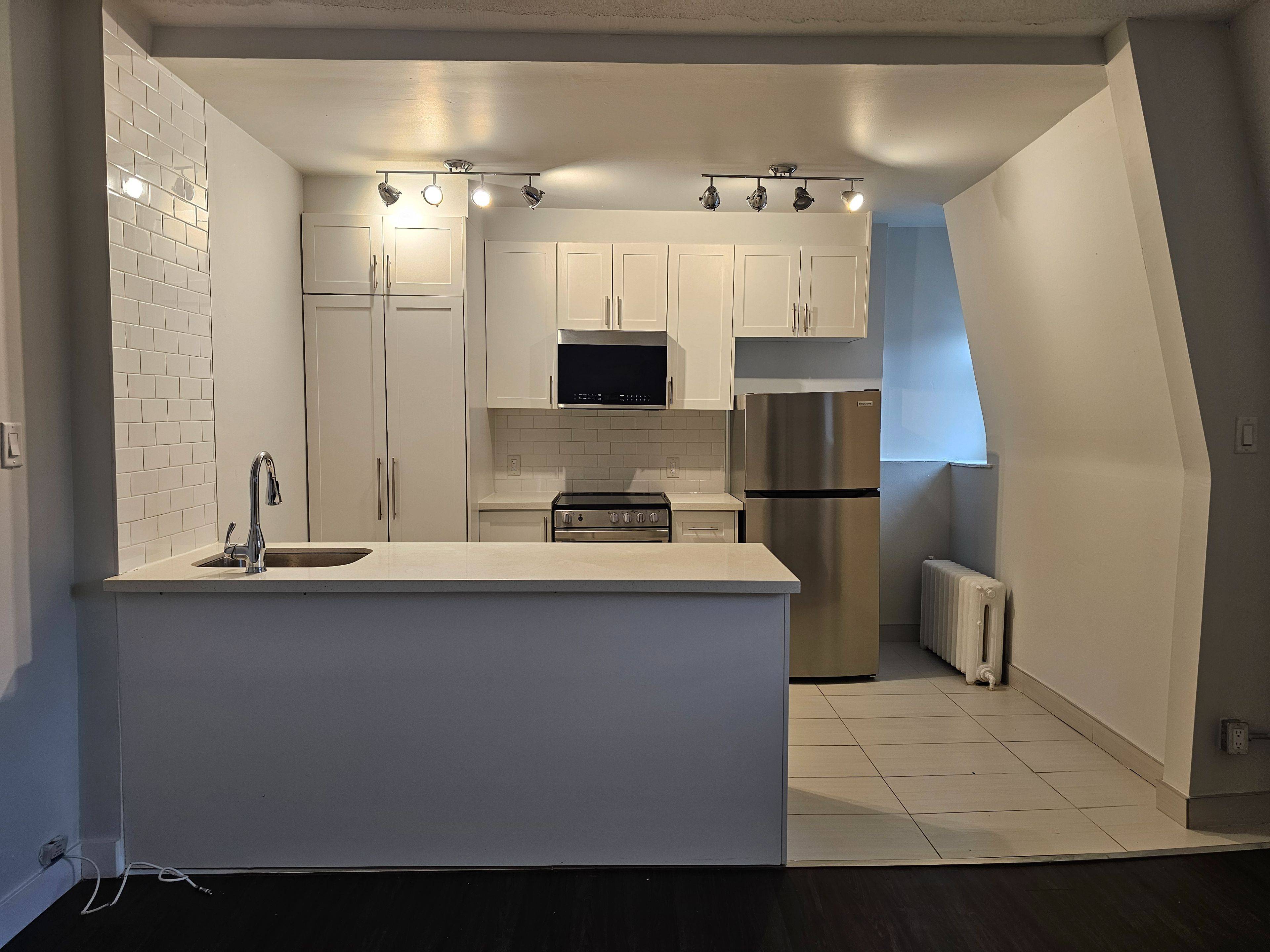 Toronto C08, ON M4Y 1H2,72 Wellesley ST E #203