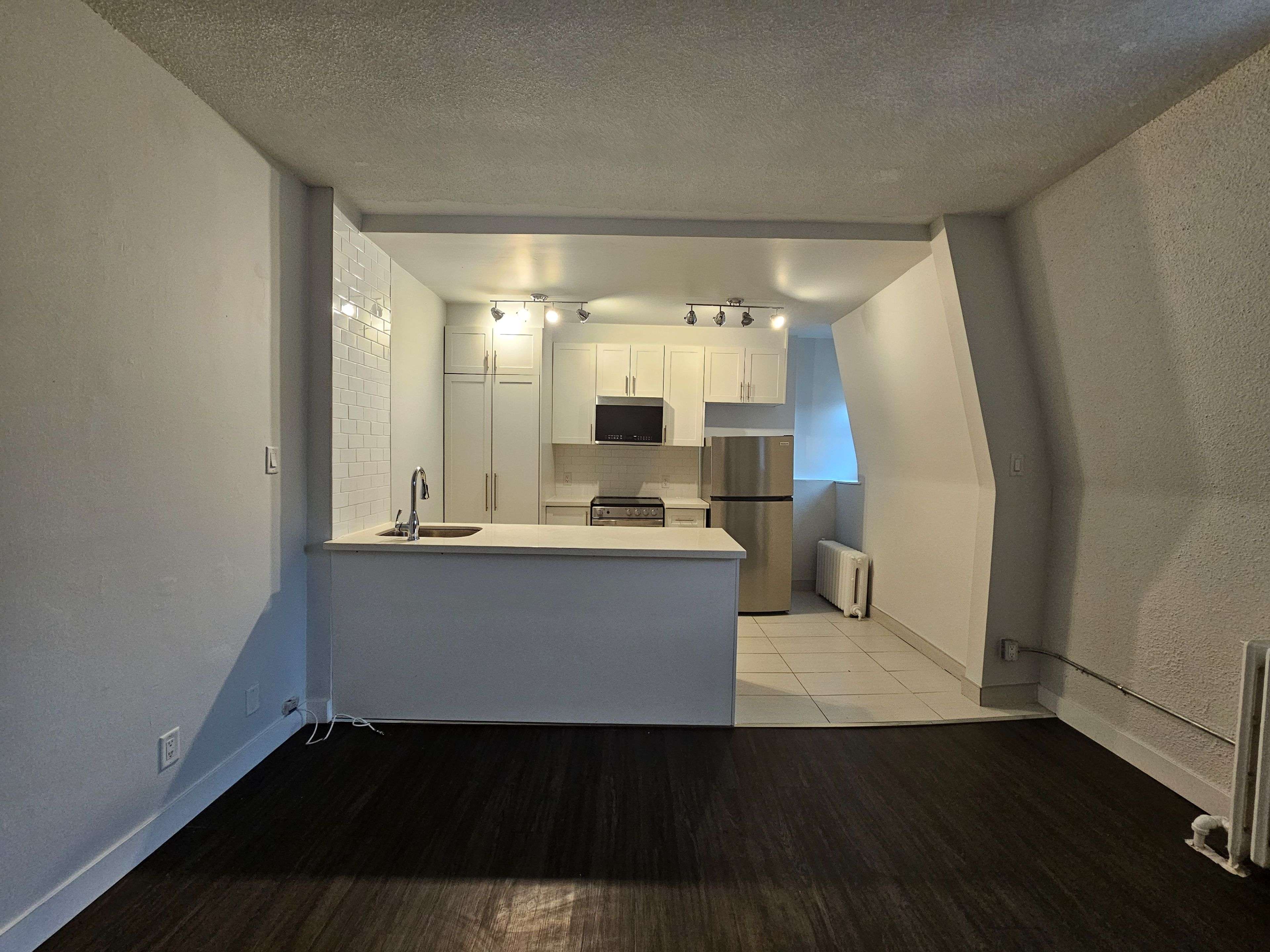 Toronto C08, ON M4Y 1H2,72 Wellesley ST E #203