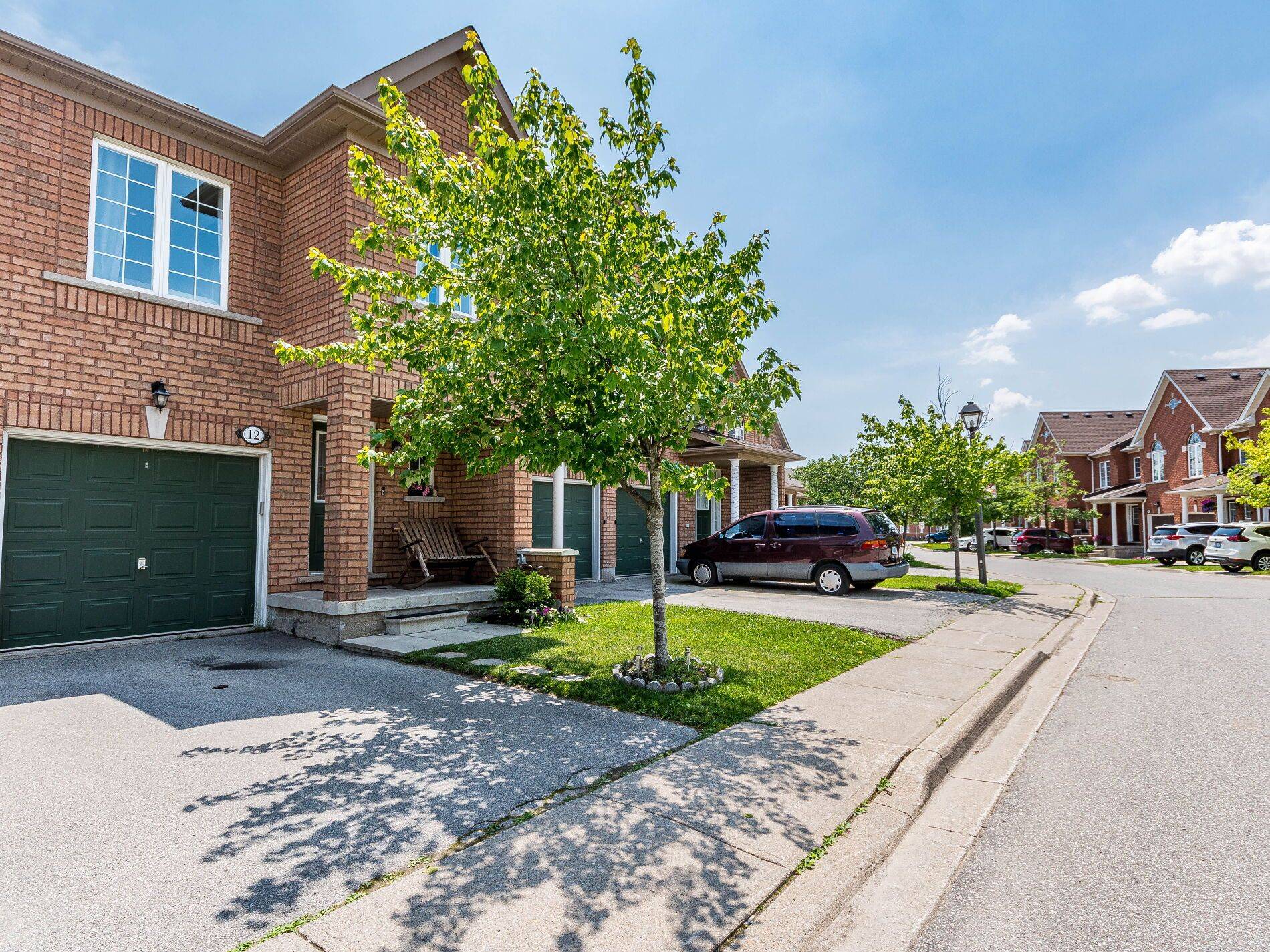 Mississauga, ON L5W 1Z4,6399 Spinnaker CIR #12