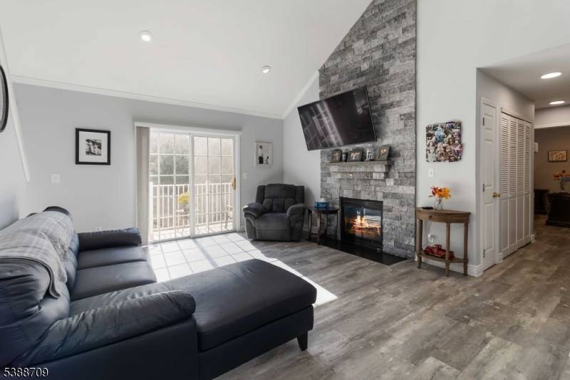 Pompton Lakes Boro, NJ 07442,68 Mountainside Dr