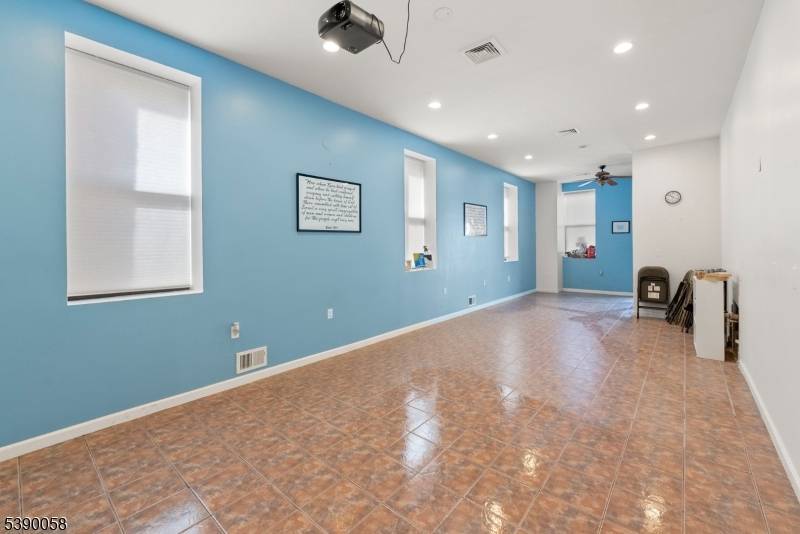 Belleville Twp., NJ 07109,268 Washington Ave