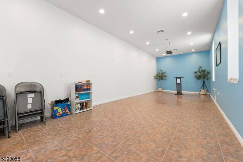 Belleville Twp., NJ 07109,268 Washington Ave