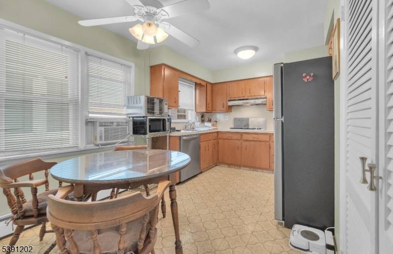 Bayonne City, NJ 07002,7 Country Village Ct