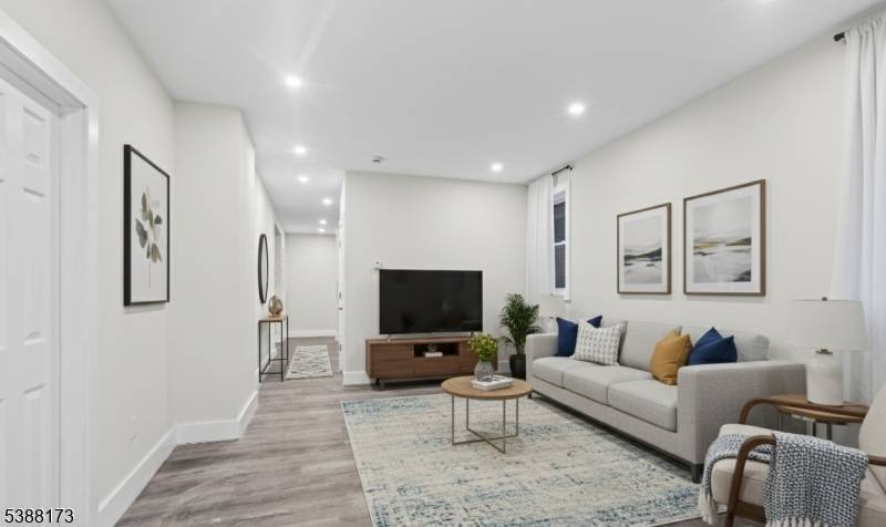 East Orange City, NJ 07017,42 Washington Ter