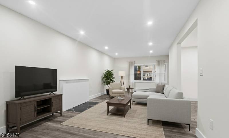 East Orange City, NJ 07017,42 Washington Ter