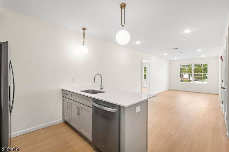 Morristown Town, NJ 07960,70 Ridgedale Ave #207