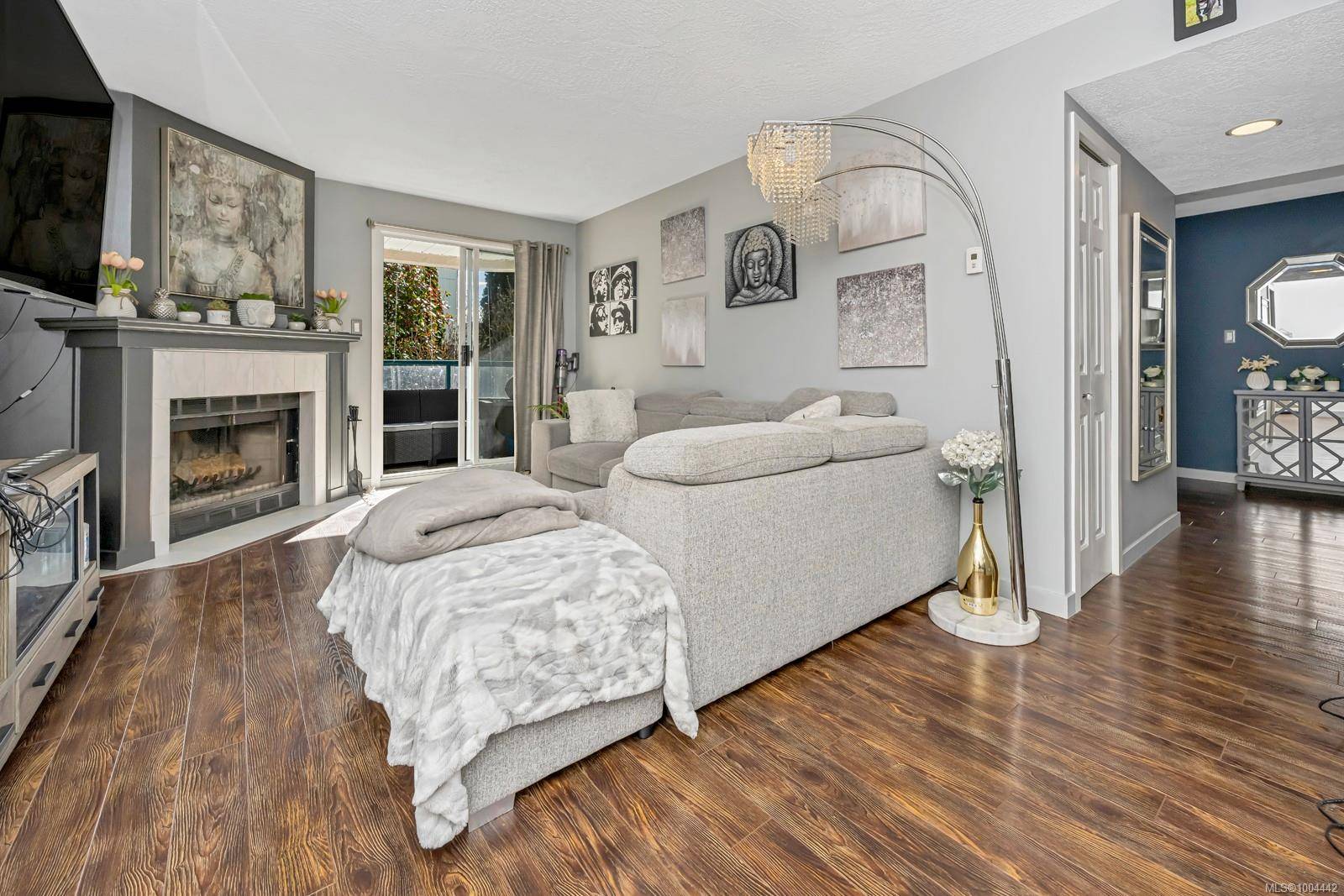 Victoria, BC V8V 3N9,1223 Johnson St #206