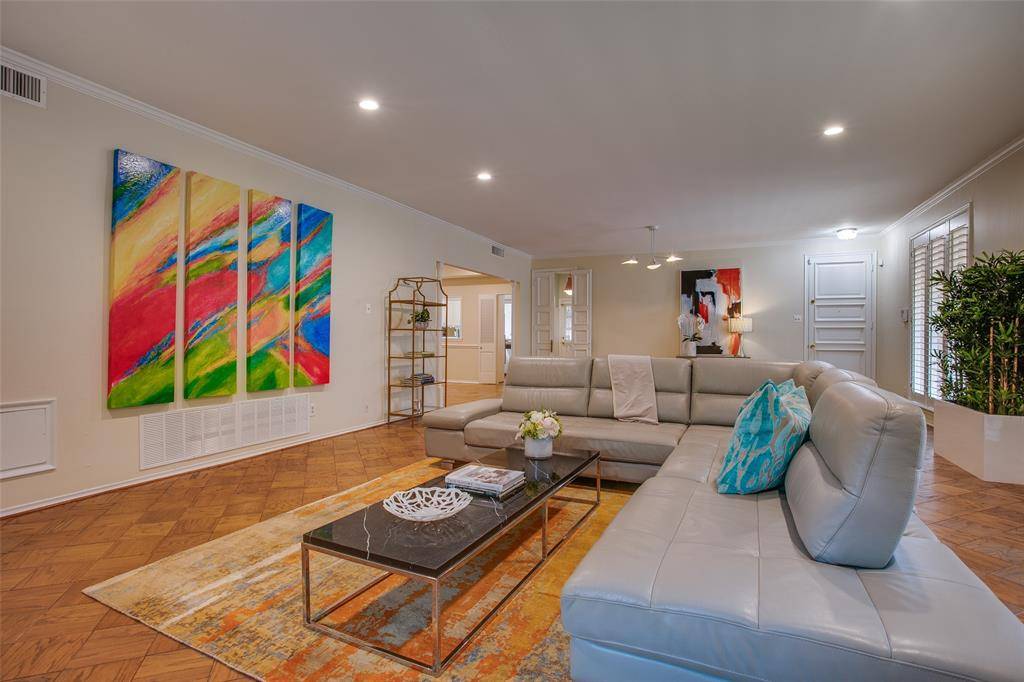 Dallas, TX 75225,6314 Bandera Avenue #C