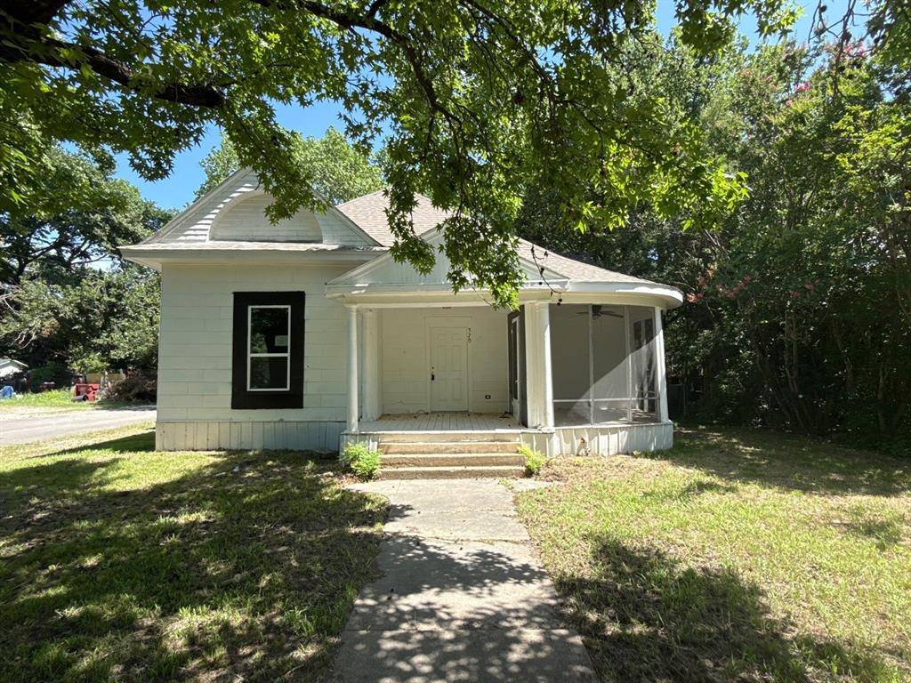 Bonham, TX 75418,320 W 6th Street