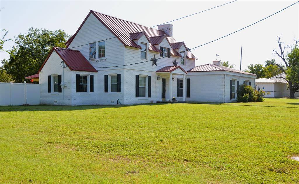 Hamilton, TX 76531,609 E Main Street