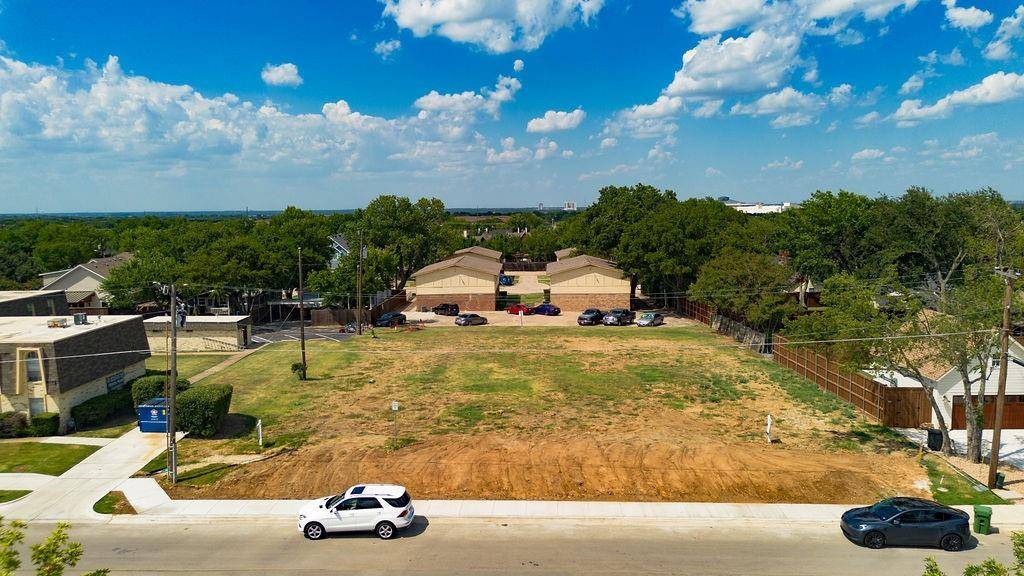 Grapevine, TX 76051,723 E Worth Street