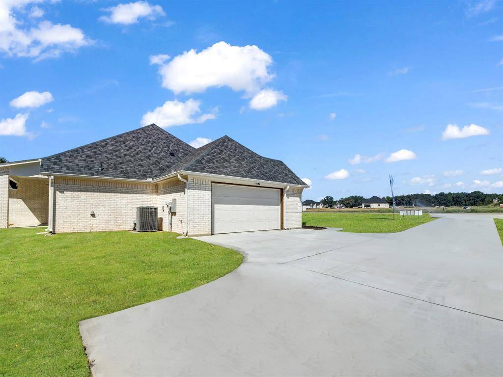 Azle, TX 76020,1012 Arbor Vista Drive