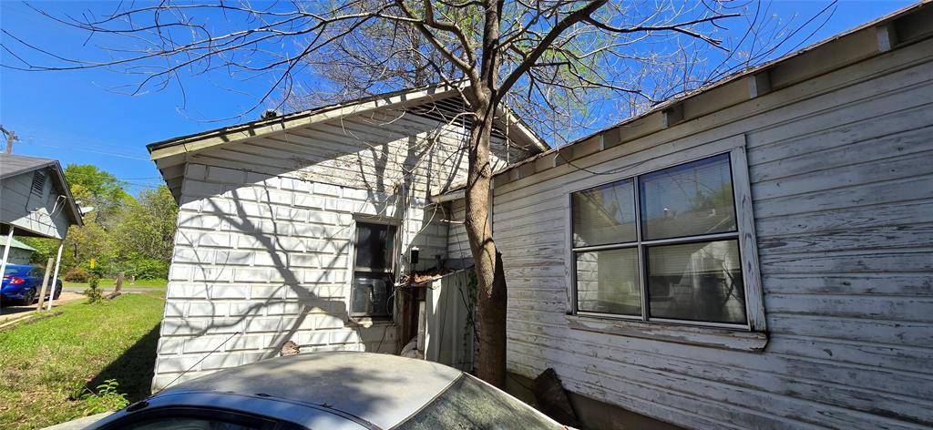 Vivian, LA 71082,325 E Oklahoma Avenue