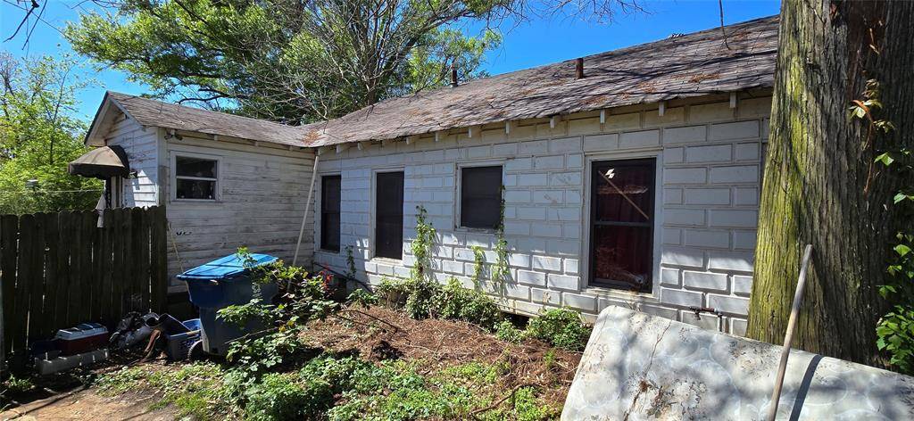 Vivian, LA 71082,325 E Oklahoma Avenue