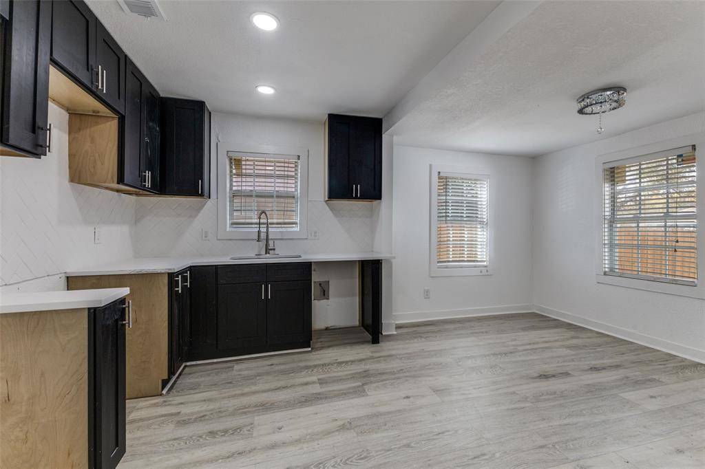 Dallas, TX 75215,3239 Spring Avenue