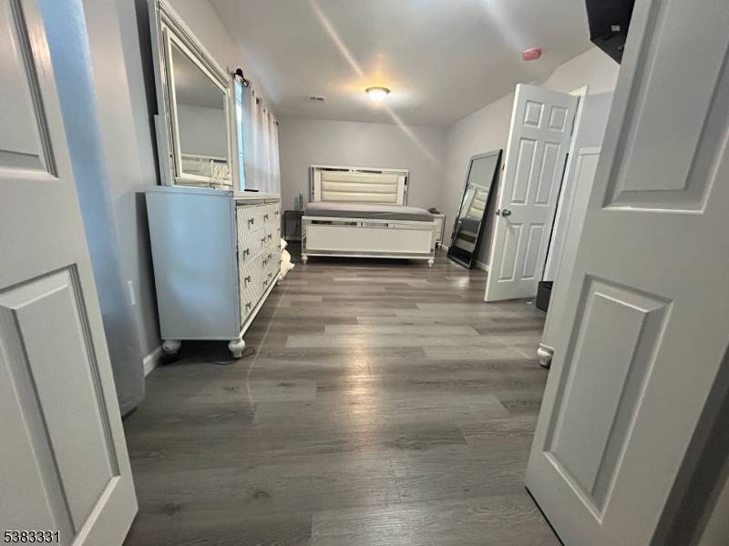 Newark City, NJ 07106,95-97 S Munn Ave #3