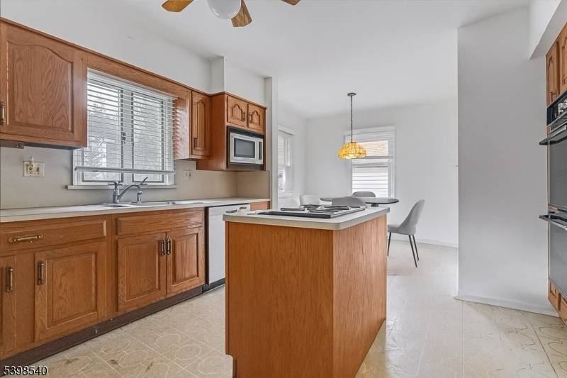 Garwood Boro, NJ 07027,902 Center St