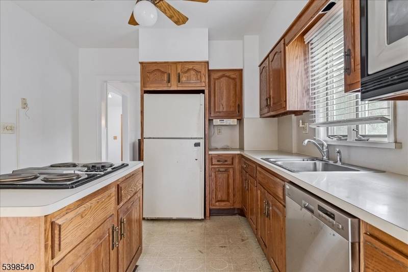 Garwood Boro, NJ 07027,902 Center St