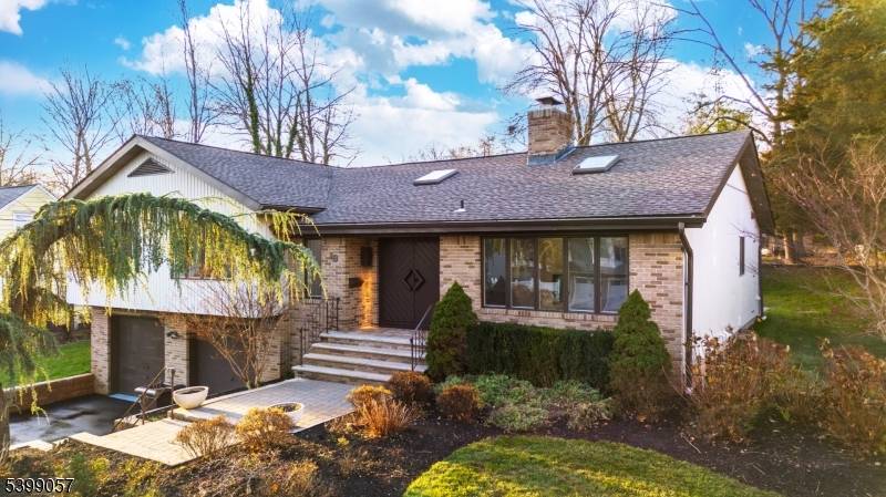 Livingston Twp., NJ 07039,19 Park Dr