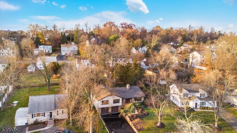 Livingston Twp., NJ 07039,19 Park Dr