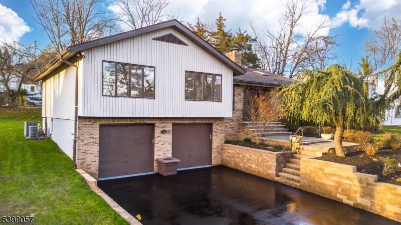 Livingston Twp., NJ 07039,19 Park Dr