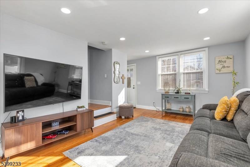 Cranford Twp., NJ 07016,1 Myrtle St