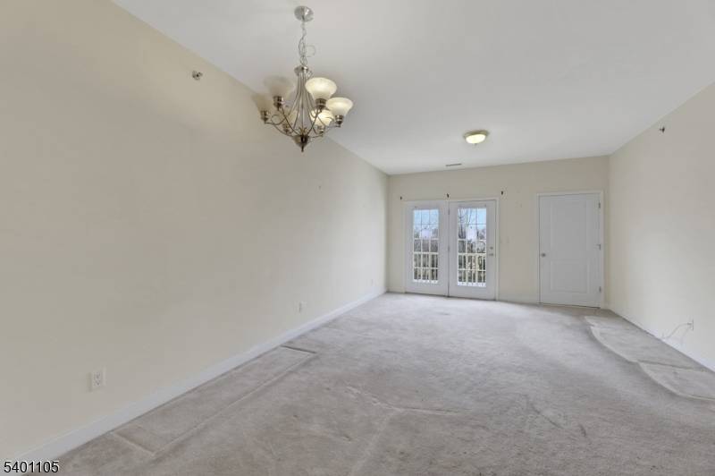 Saddle Brook Twp., NJ 07663,520 Victor St #42