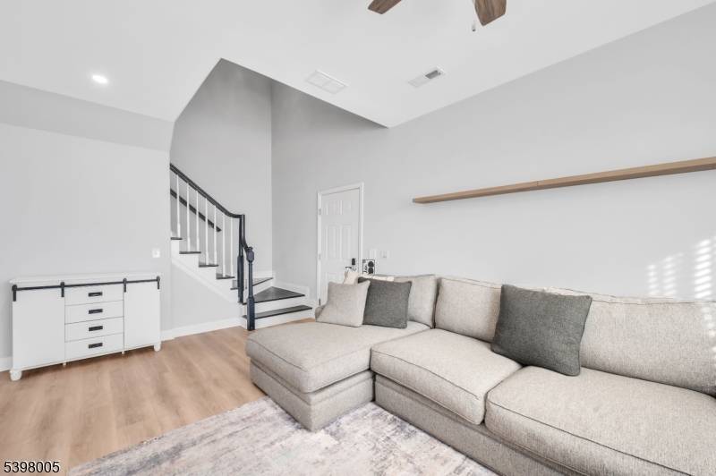 Lopatcong Twp., NJ 08865,34 Limerick Ln