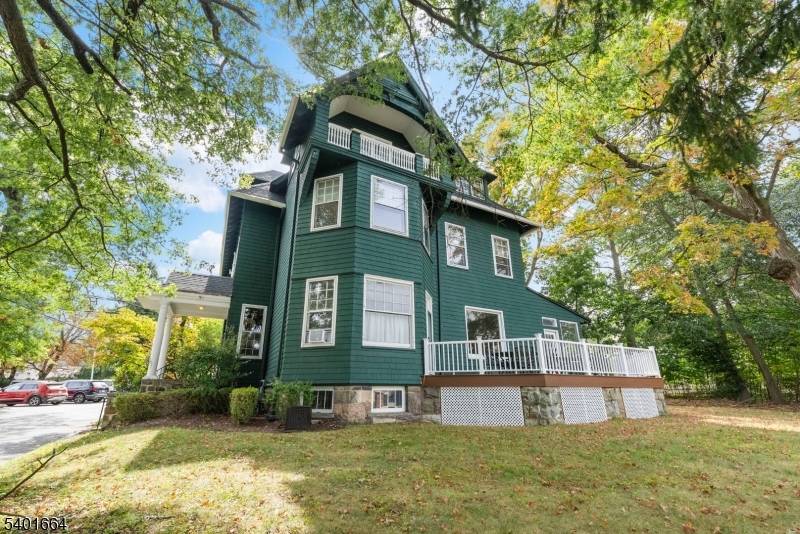 Morristown Town, NJ 07960,1 Madison Ave