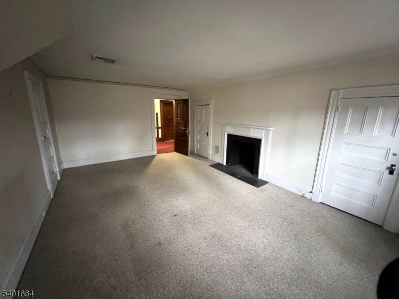 Morristown Town, NJ 07960,1 Madison Ave