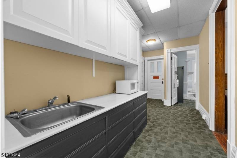 Morristown Town, NJ 07960,1 Madison Ave