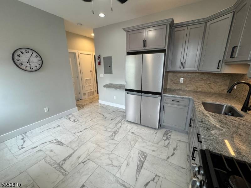 Newark City, NJ 07103,273 16Th Ave #3F