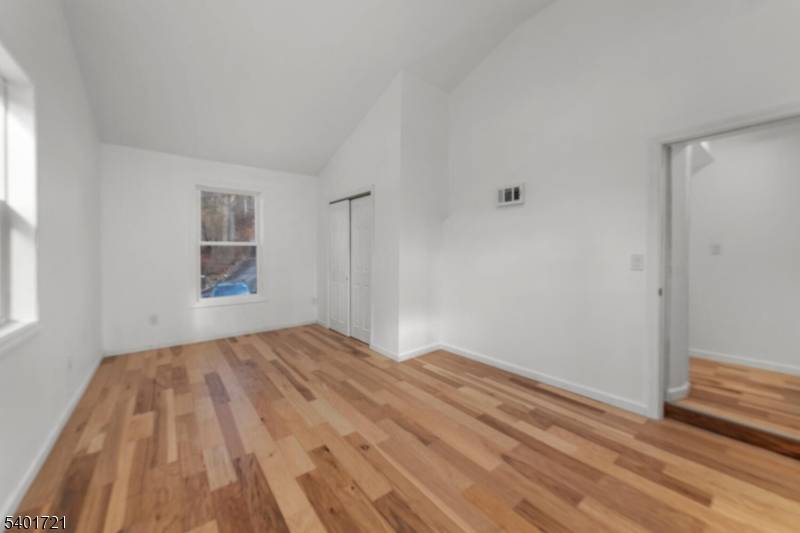 West Milford Twp., NJ 07480,32 E Park Dr