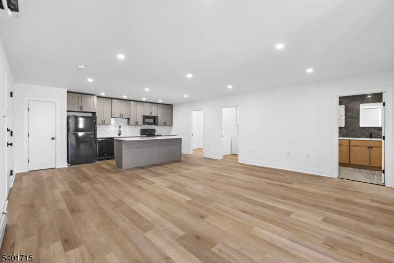 City Of Orange Twp., NJ 07050,556 Main St #2