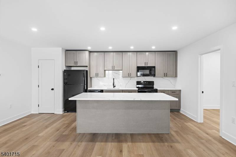 City Of Orange Twp., NJ 07050,556 Main St #2