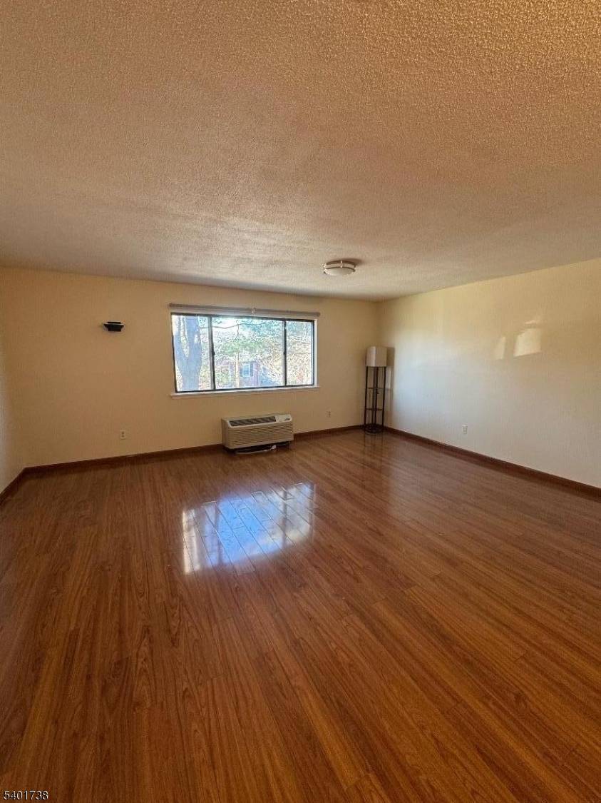 Belleville Twp., NJ 07109,46 Watsessing Avenue Ub11 #B11