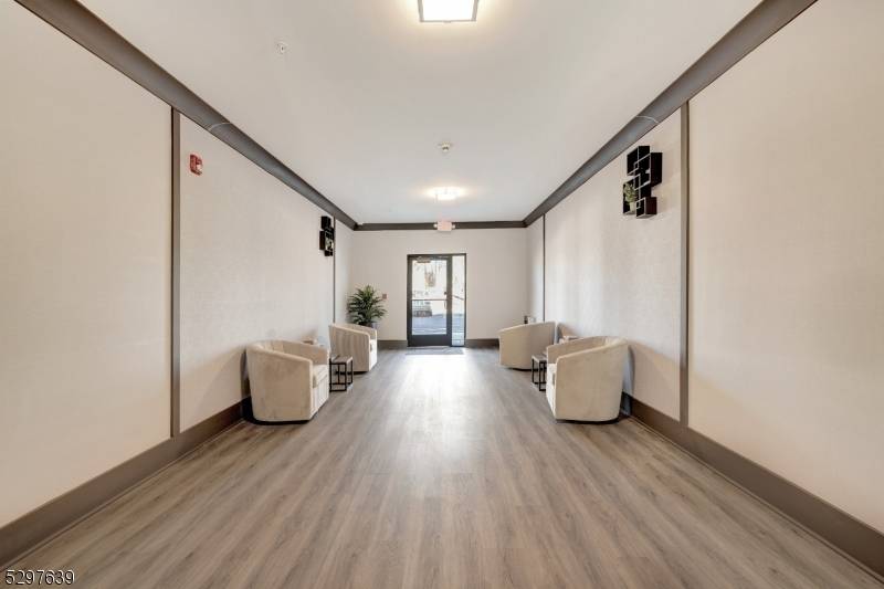 Hillsborough Twp., NJ 08844,649 Route 206 #110