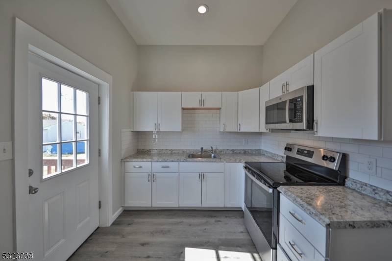 Alpha Boro, NJ 08865,427 E Central Ave