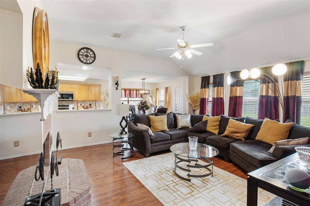 Desoto, TX 75115,141 Buffalo Creek Drive