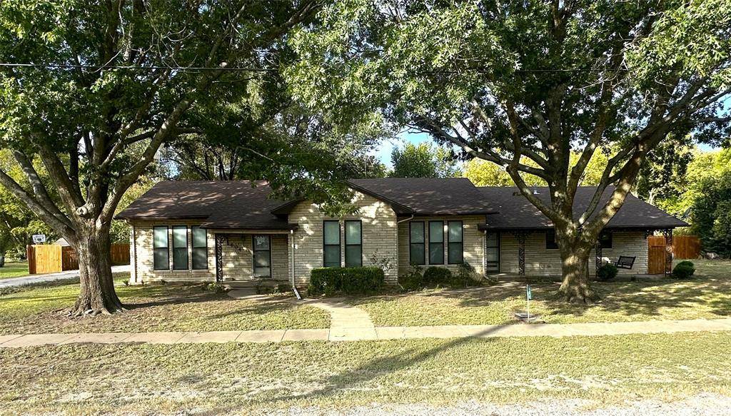 Bynum, TX 76631,604 Harrel Avenue