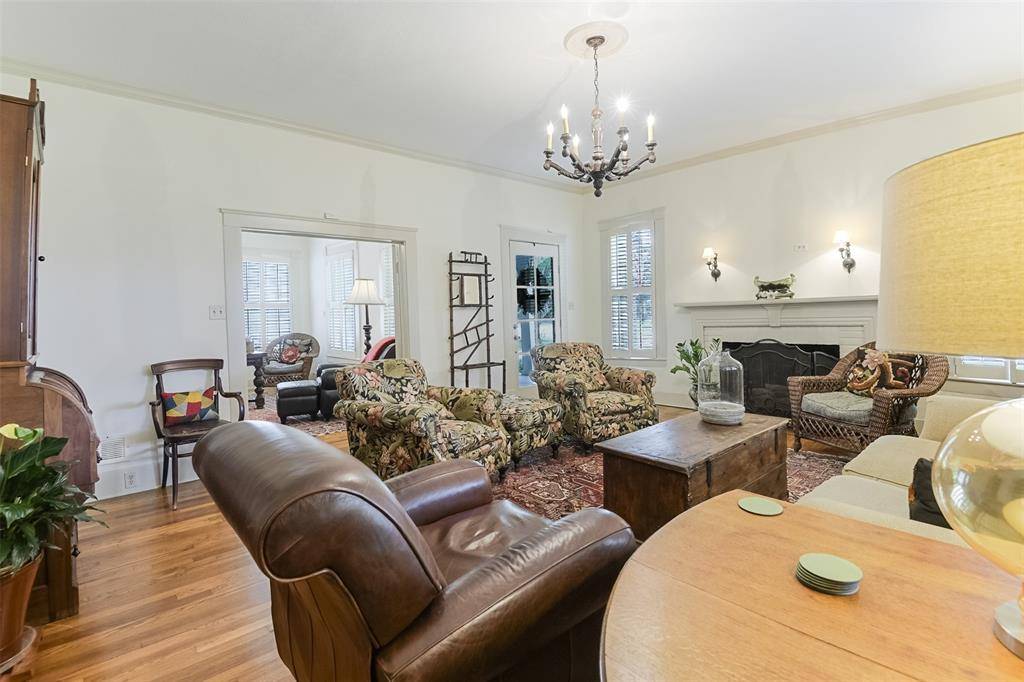 Waxahachie, TX 75165,311 E Marvin Avenue