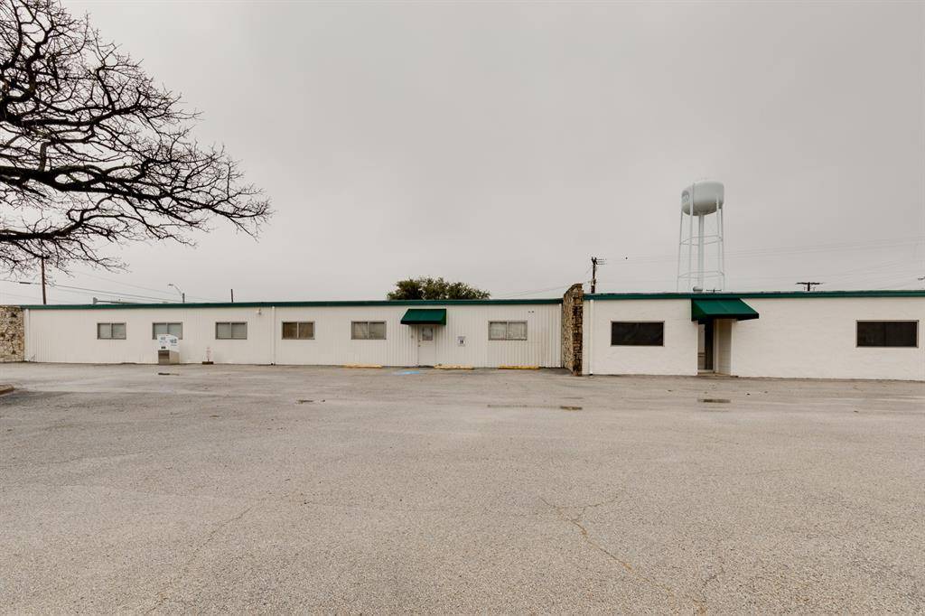 Pantego, TX 76013,3600 W Pioneer Parkway #6