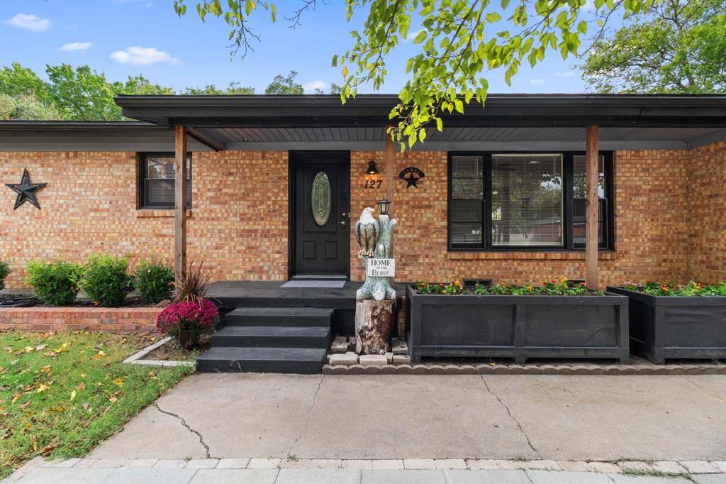 Hurst, TX 76053,127 W Cedar Street