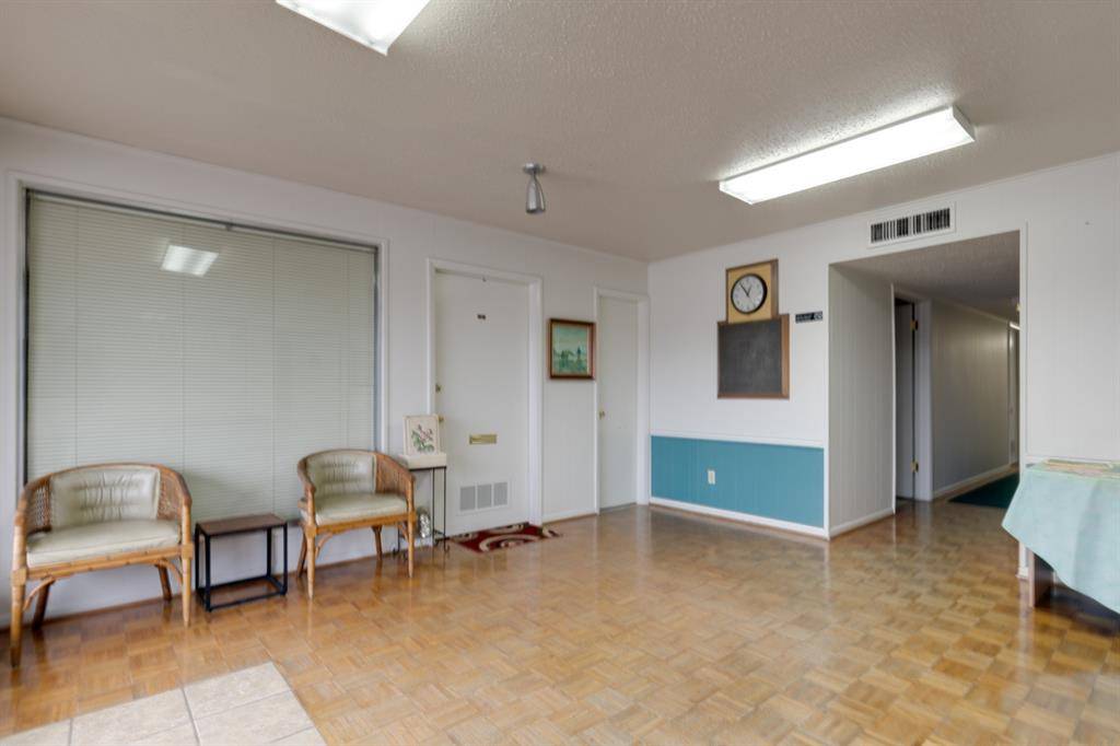 Pantego, TX 76013,3600 W Pioneer Parkway #15