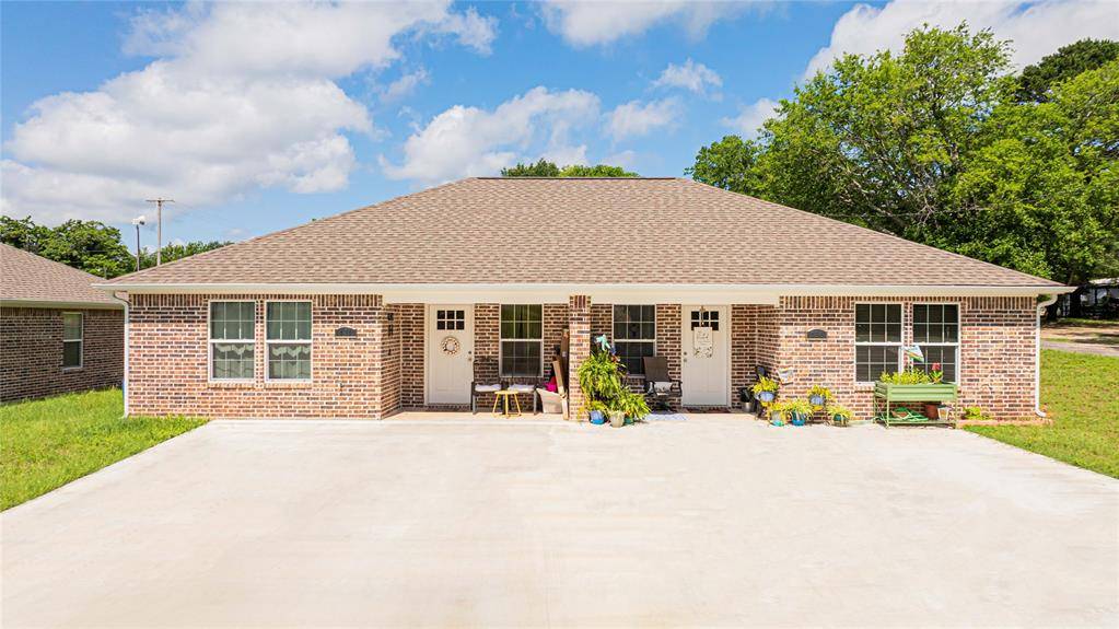 Hawkins, TX 75765,105 Francis Street