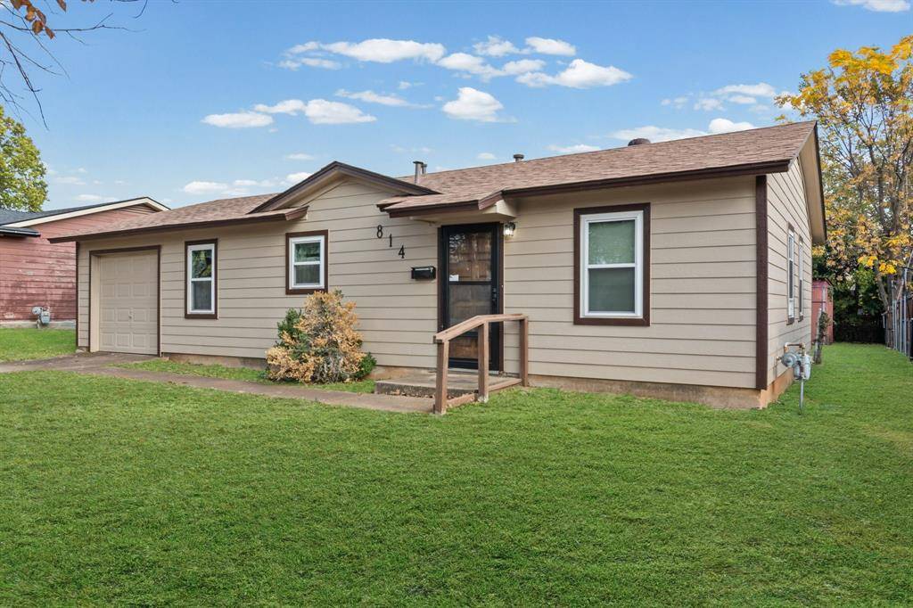 Euless, TX 76039,814 Bell Drive