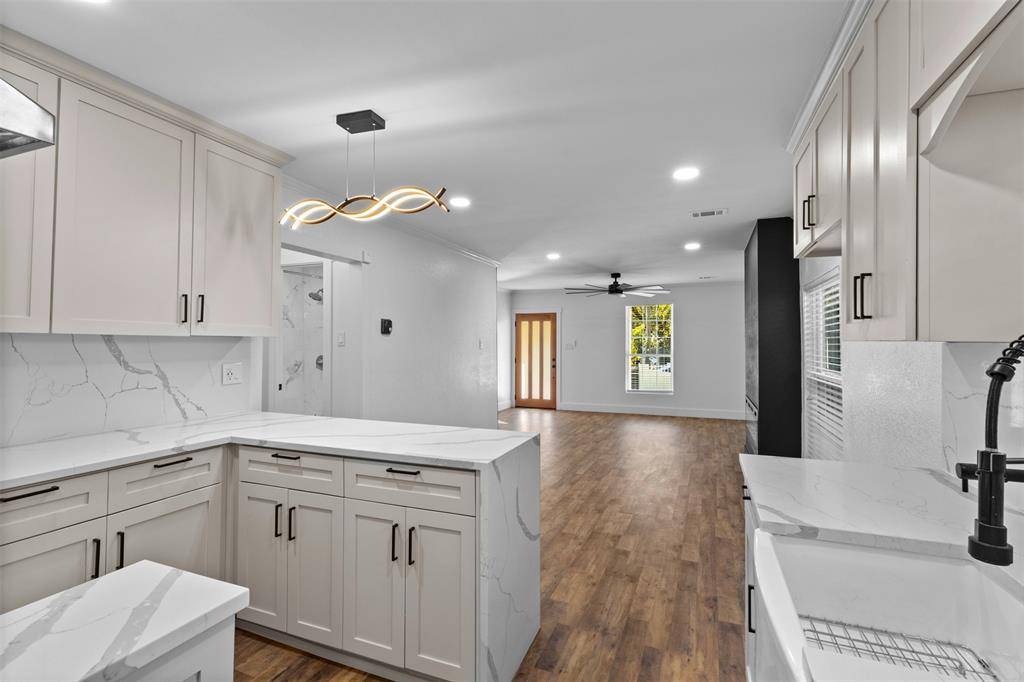 Dallas, TX 75208,922 S Windomere Avenue