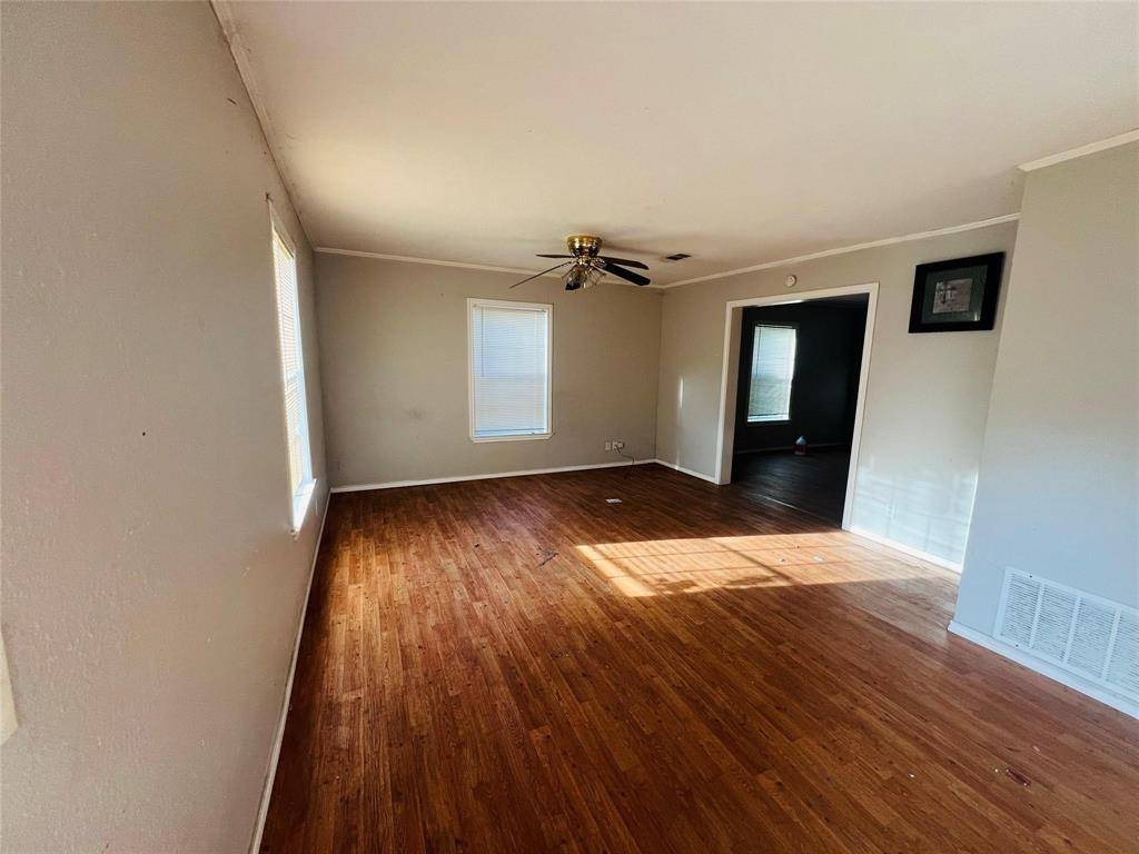 Paris, TX 75460,560 NW 6TH