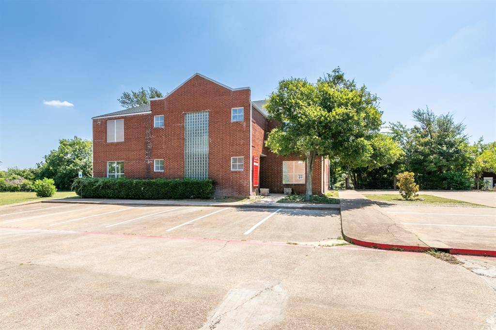 Arlington, TX 76013,1307 W Abram Street #204